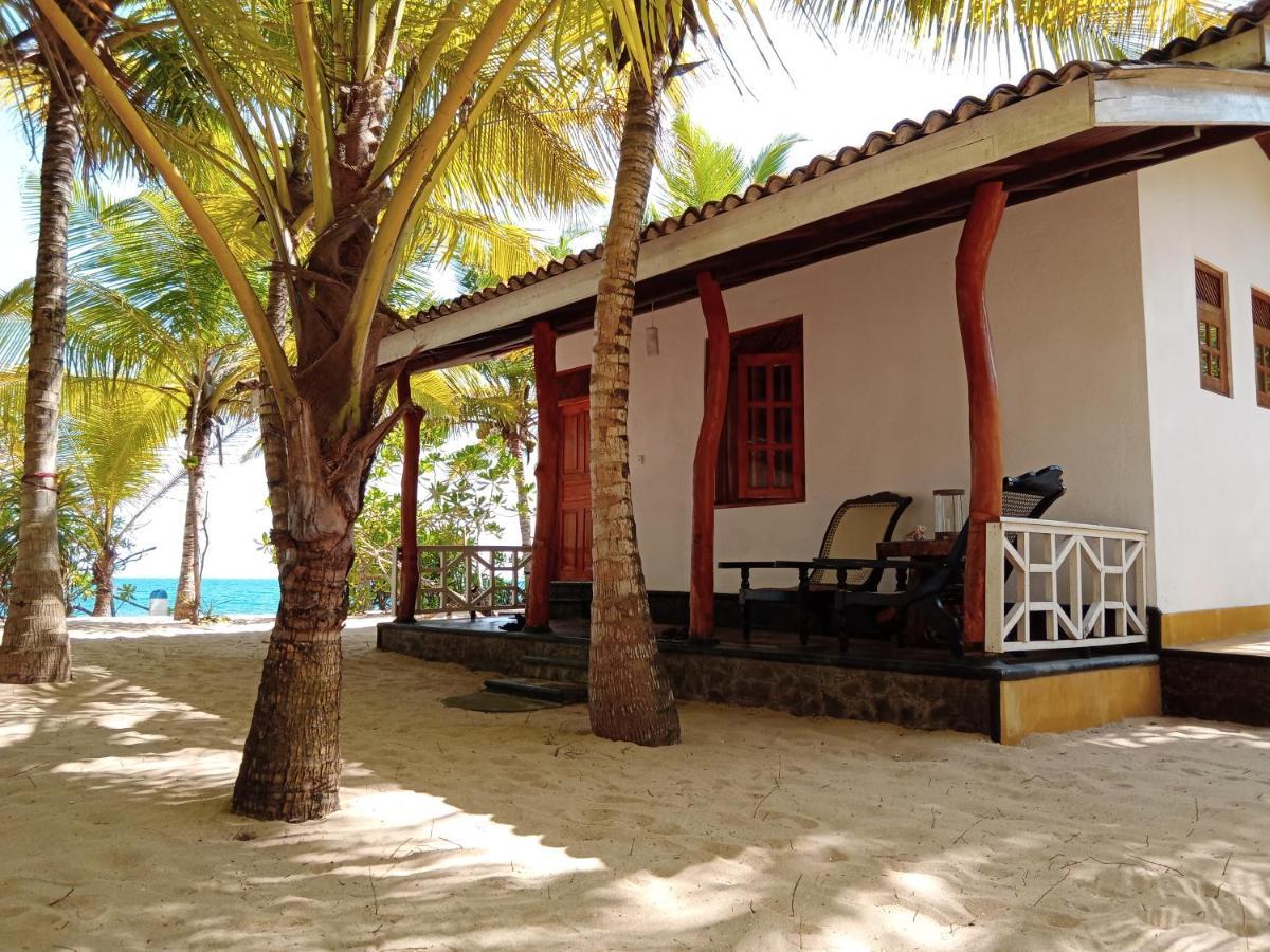 Ibisbird Bungalows, Sport, And Restaurant 3* Тангалла
